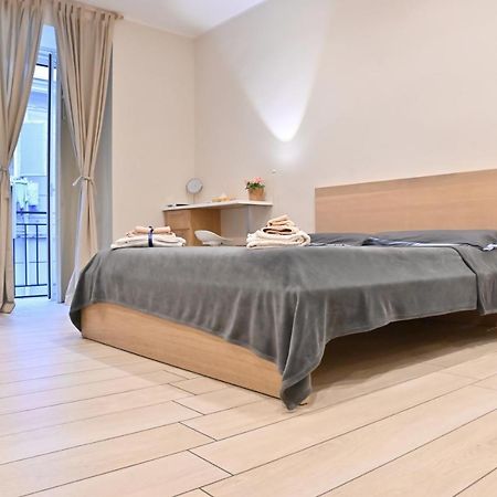 Perlablu In Centro Panzió Nápoly Kültér fotó